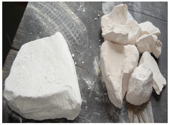 Kaolin clay (Left) and Metakaolin (Right)